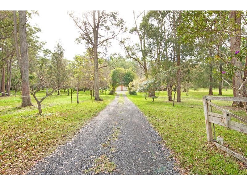 4 Song Bird Lane, Jilliby NSW 2259