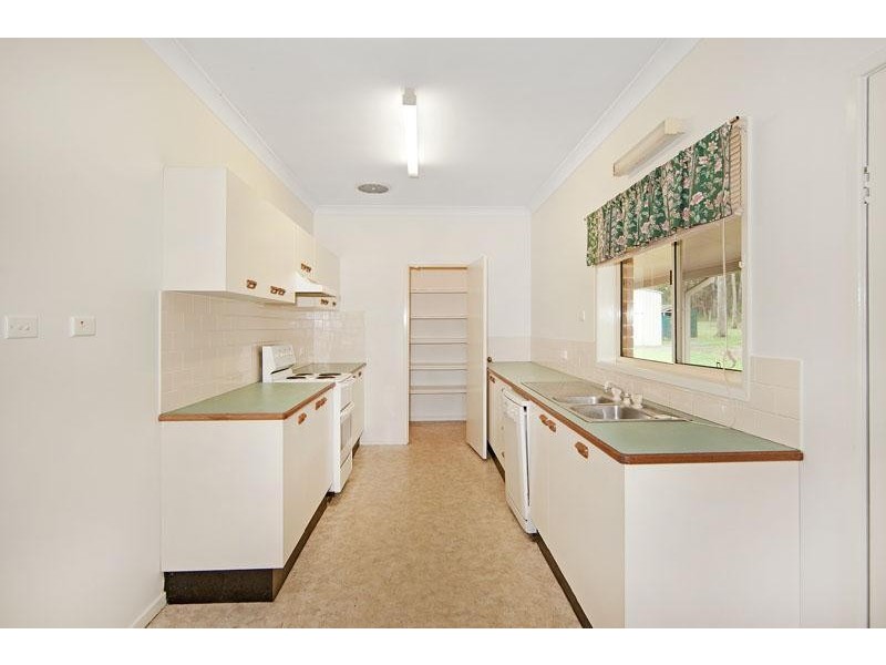 4 Song Bird Lane, Jilliby NSW 2259