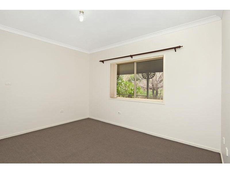 4 Song Bird Lane, Jilliby NSW 2259