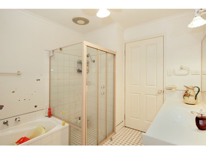 11 Guardian Road, Watanobbi NSW 2259