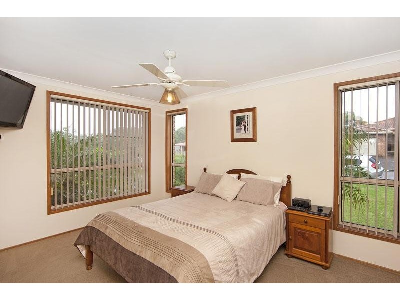20 Stornaway Crescent, Berkeley Vale NSW 2261