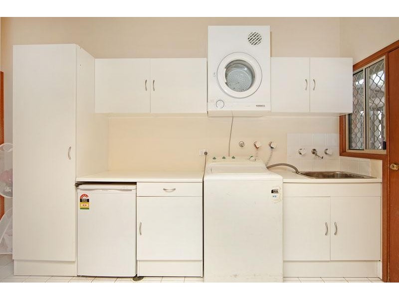 20 Stornaway Crescent, Berkeley Vale NSW 2261