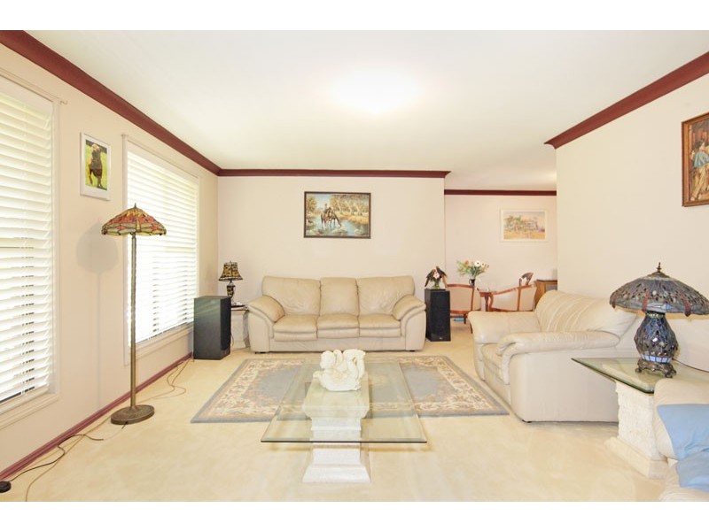 1 Rossmore Close, Wyong NSW 2259