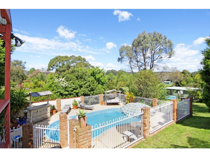 1 Rossmore Close, Wyong NSW 2259