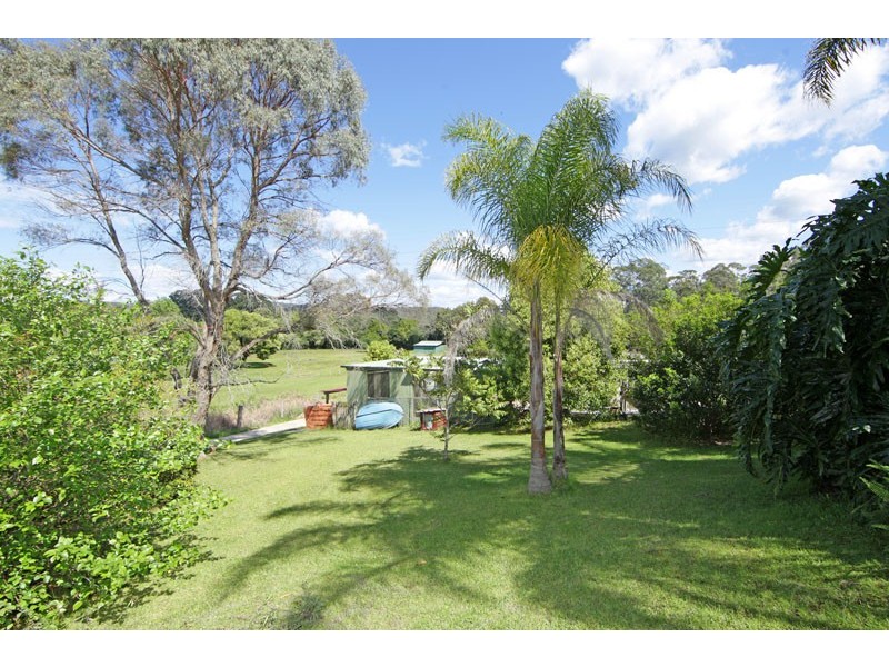 1 Rossmore Close, Wyong NSW 2259