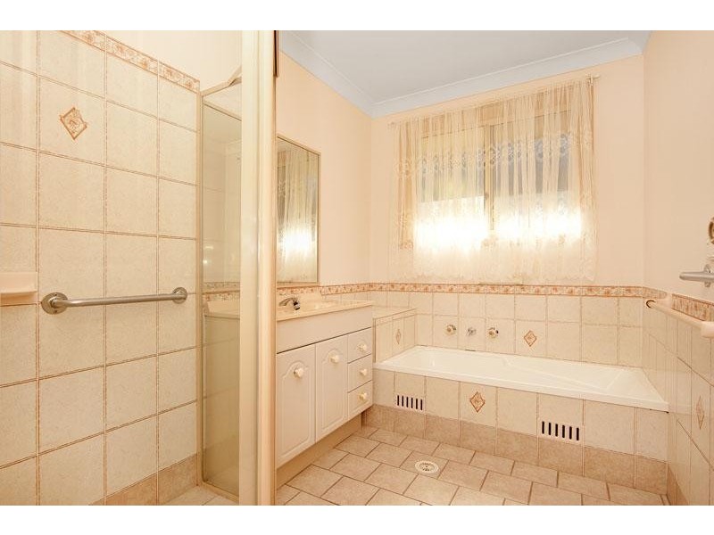 8/4 Gavenlock Road, Tuggerah NSW 2259