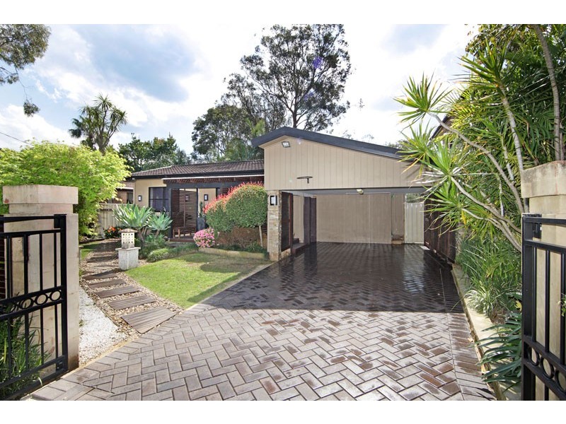 9 Buckingham Road, Berkeley Vale NSW 2261