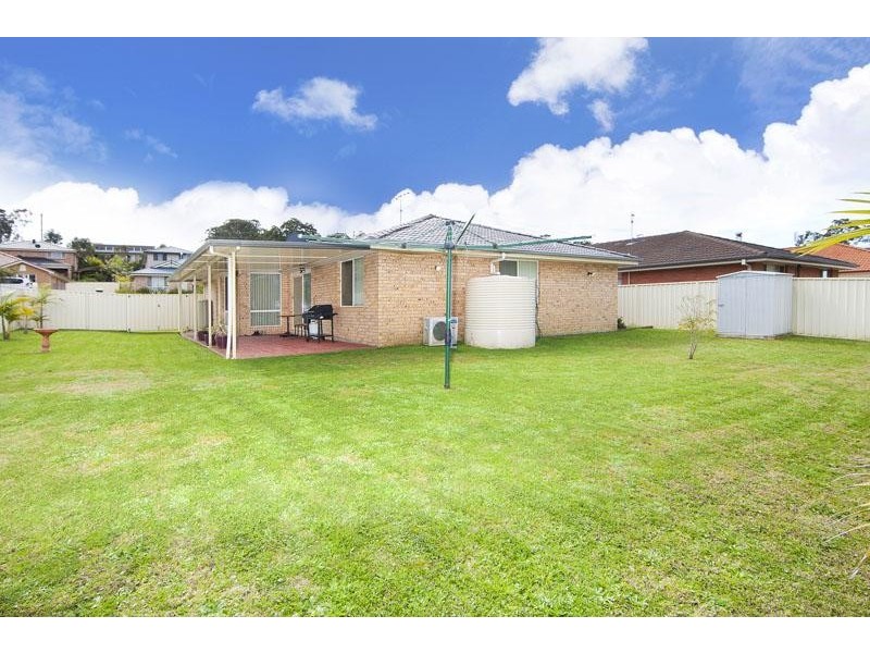 14 Highcliff Close, Woongarrah NSW 2259