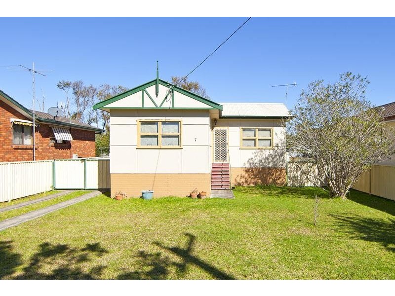 7 Boyce Avenue, Wyong NSW 2259