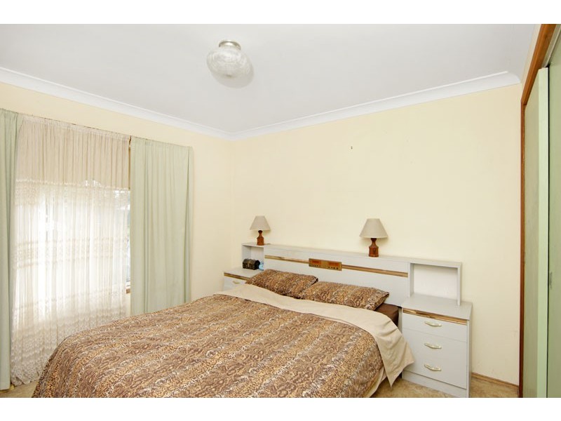 24 Platypus Road, Berkeley Vale NSW 2261