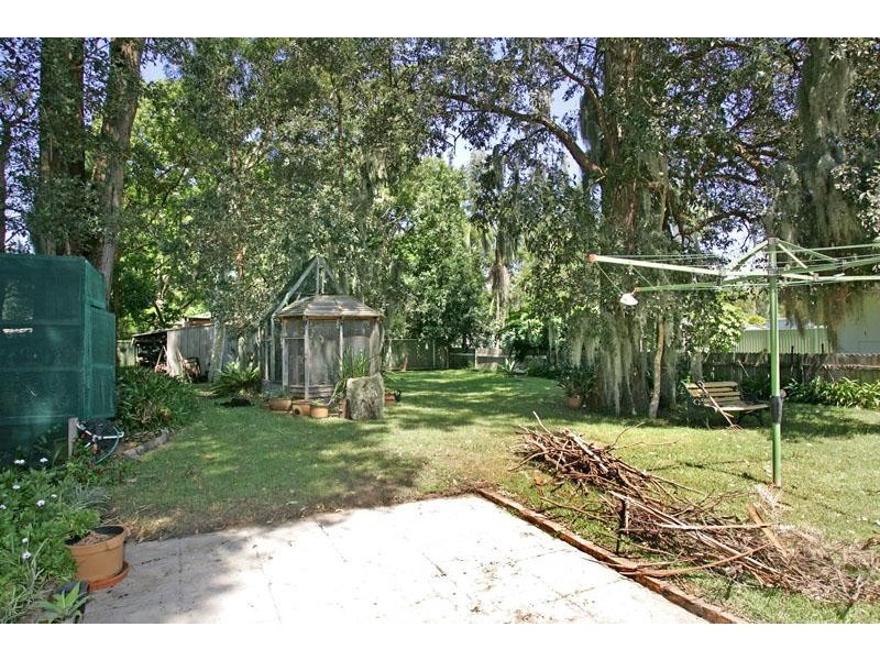 2 Panorama Parade, Berkeley Vale NSW 2261