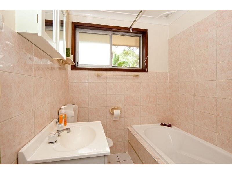 6 Judith Anne Drive, Berkeley Vale NSW 2261