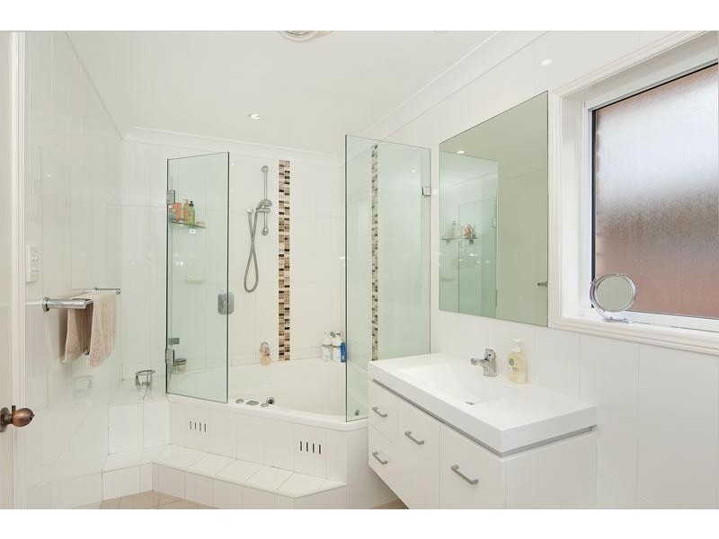 11 Riverview Drive, Wyong NSW 2259