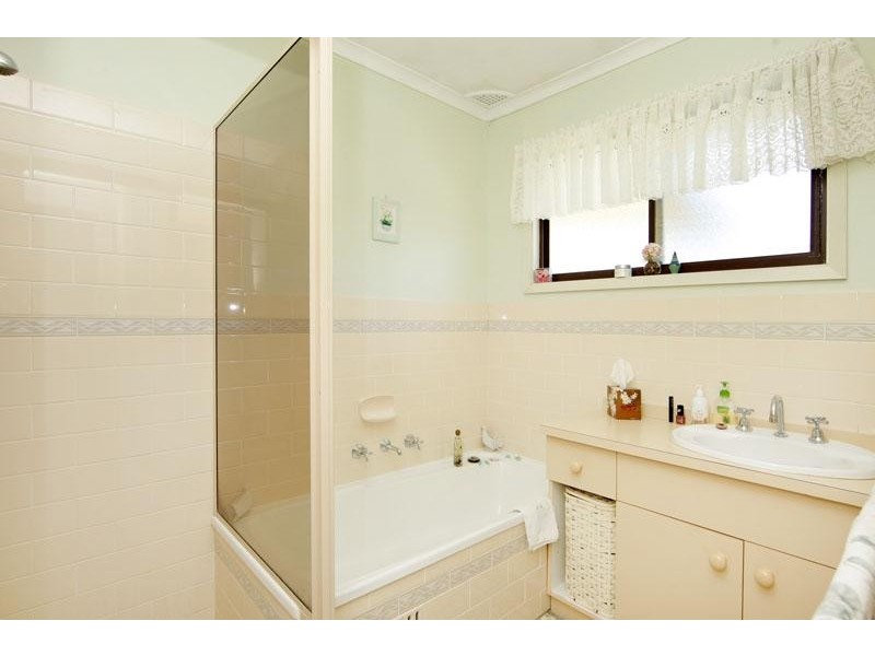 3 Simon Close, Chittaway Point NSW 2261