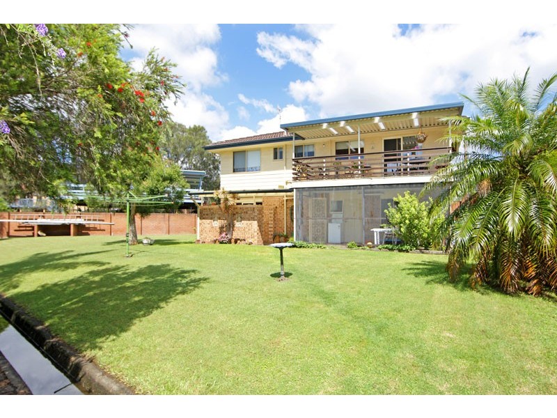 3 Simon Close, Chittaway Point NSW 2261