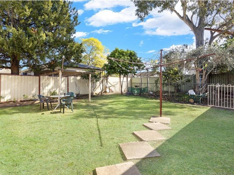 37 Romney Crescent, Miller NSW 2168
