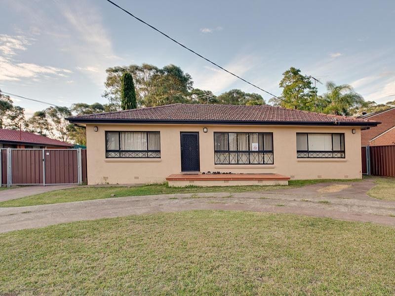 48 Third Avenue, Macquarie Fields NSW 2564