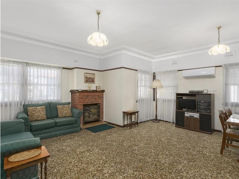 34 Buckland Street, Greenacre NSW 2190