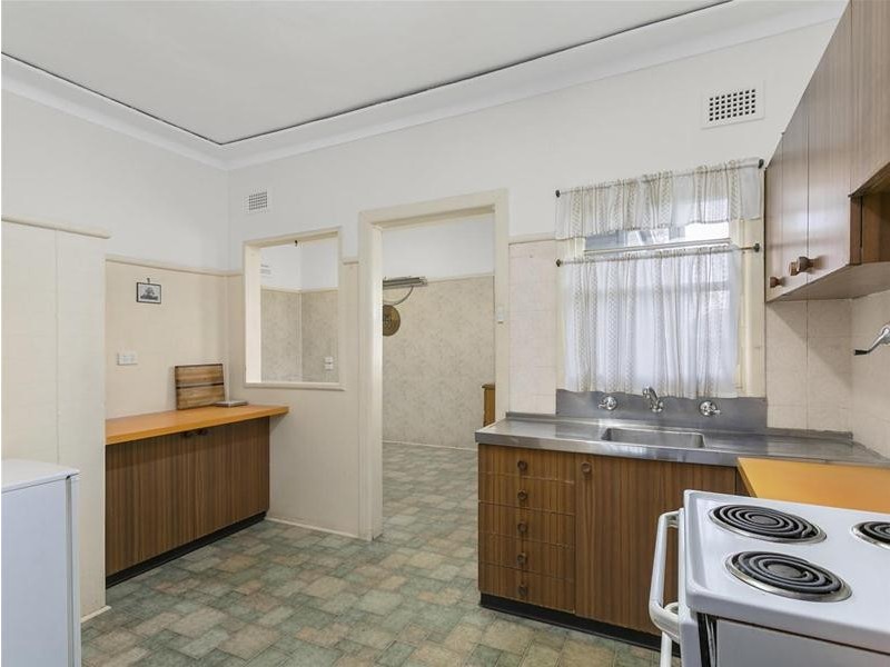 34 Buckland Street, Greenacre NSW 2190