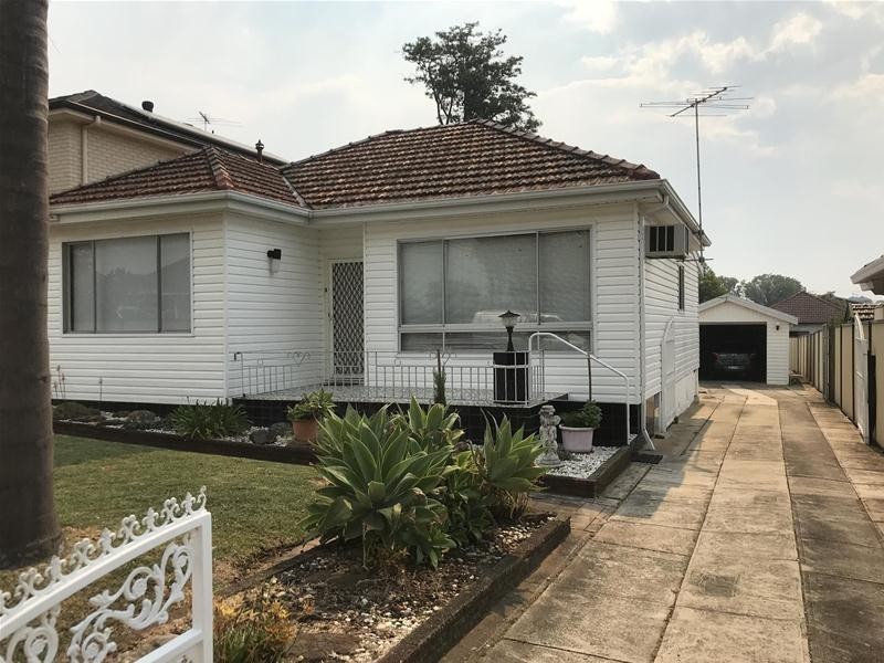 34 Mcmahon Road, Yagoona NSW 2199