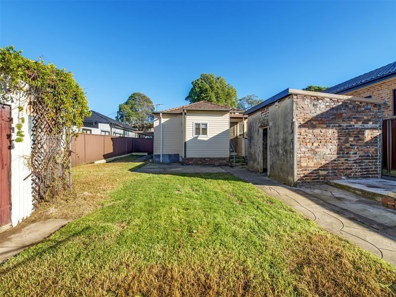 51 Highview Avenue, Greenacre NSW 2190