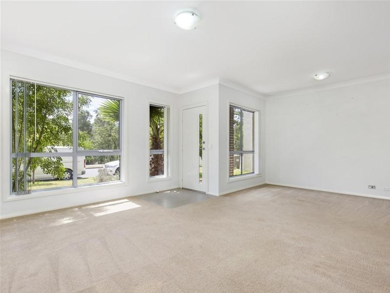 54 McIntyre Circuit, Middleton Grange NSW 2171