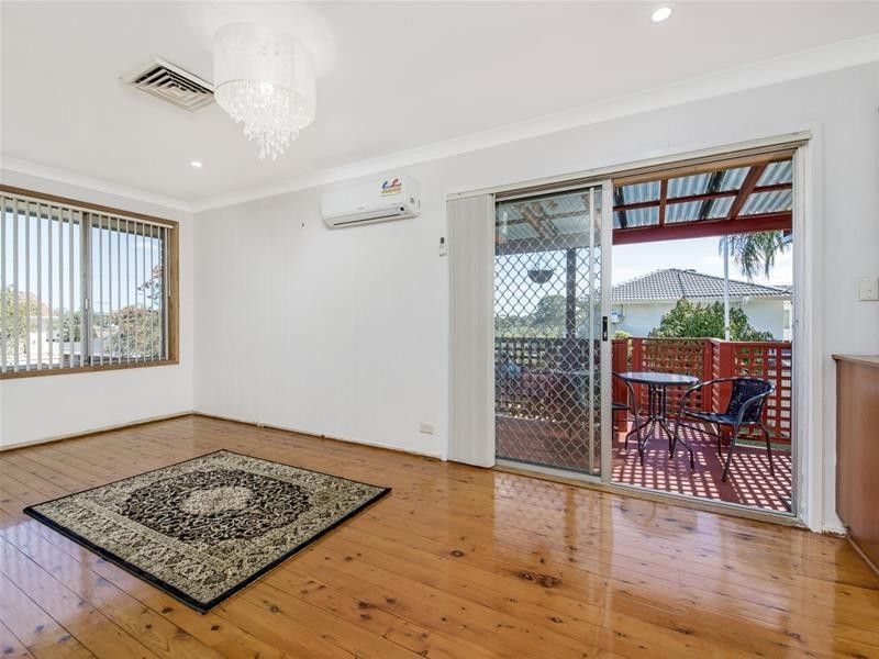 4 Josephine Crescent, Georges Hall NSW 2198