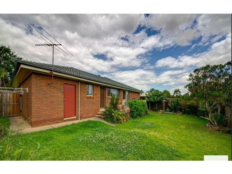 5 Knight Place, Minto NSW 2566