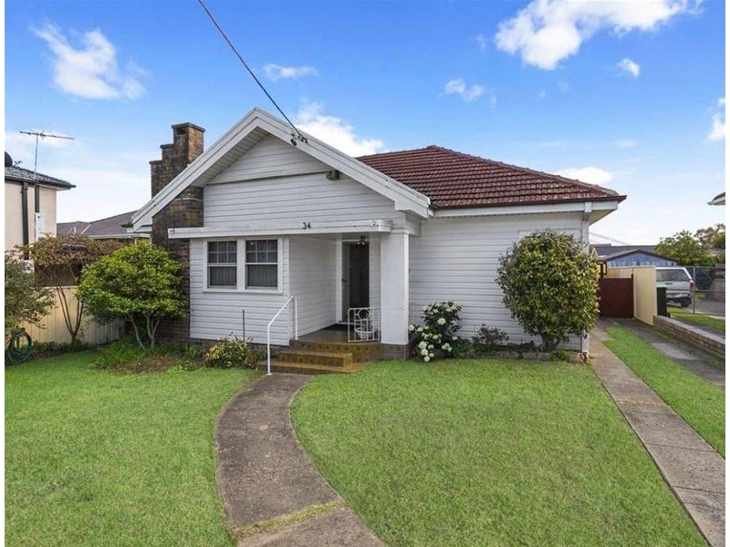 34 Buckland Street, Greenacre NSW 2190