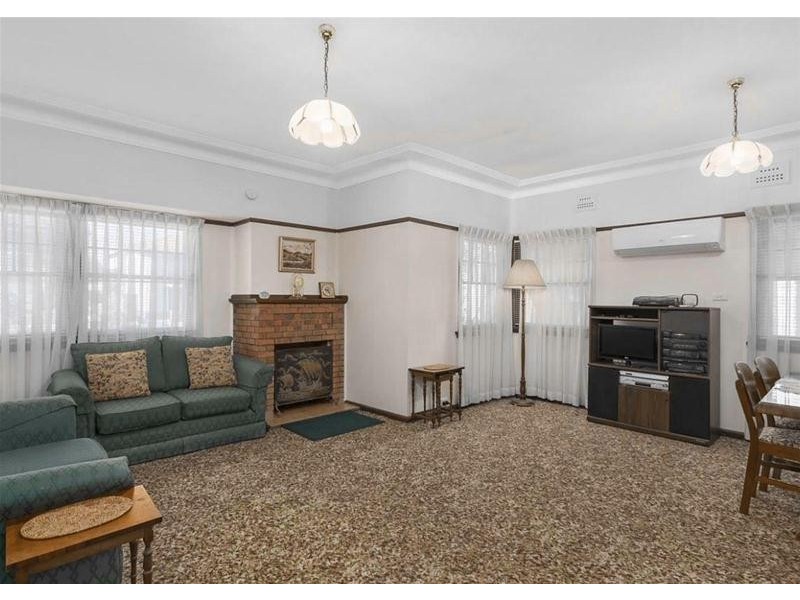 34 Buckland Street, Greenacre NSW 2190