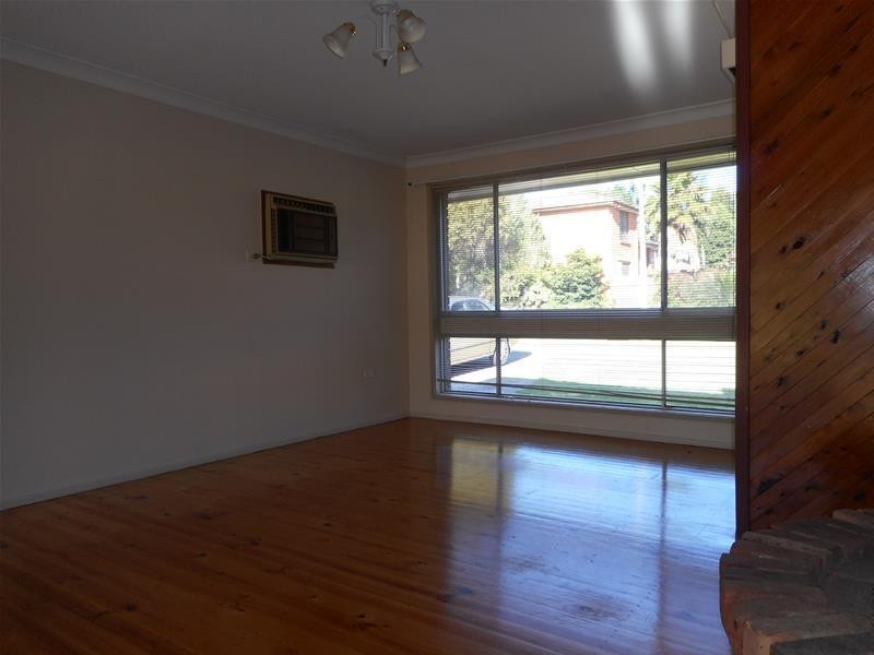 5 Knight Place, Minto NSW 2566