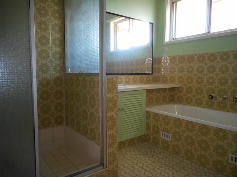 5 Knight Place, Minto NSW 2566