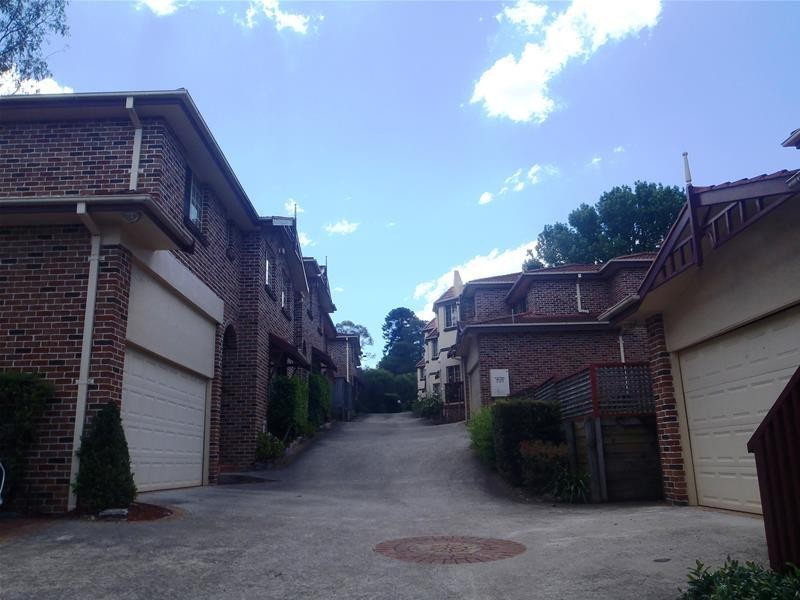 11 Wyoming Avenue, Oatlands NSW 2117