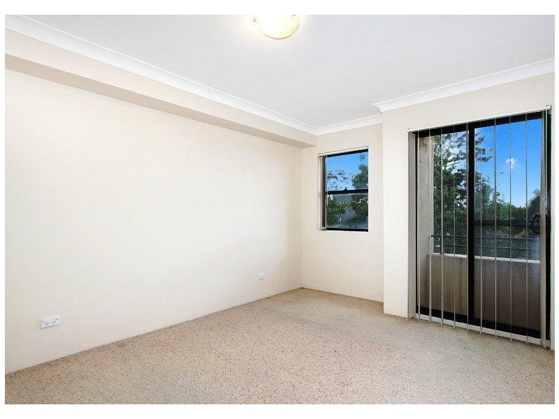 12 Murray Street, Northmead NSW 2152