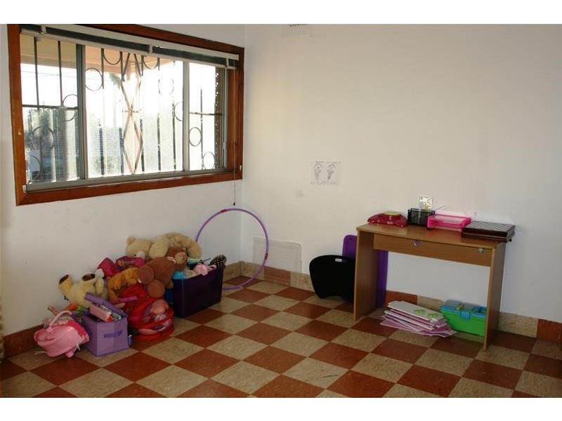 1  Trumble Avenue, Ermington NSW 2115