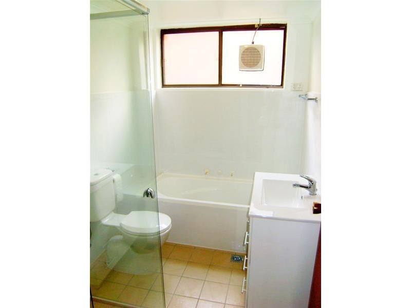 9 Park Avenue, Westmead NSW 2145