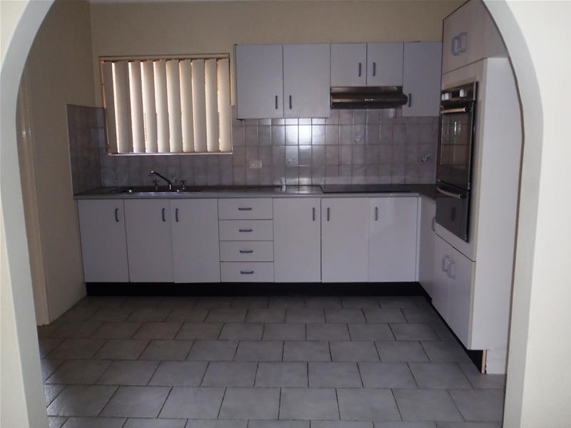 33 Queens Road, Westmead NSW 2145