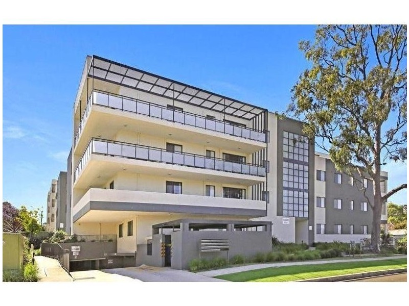 2/18-24 Murray Street, Northmead NSW 2152