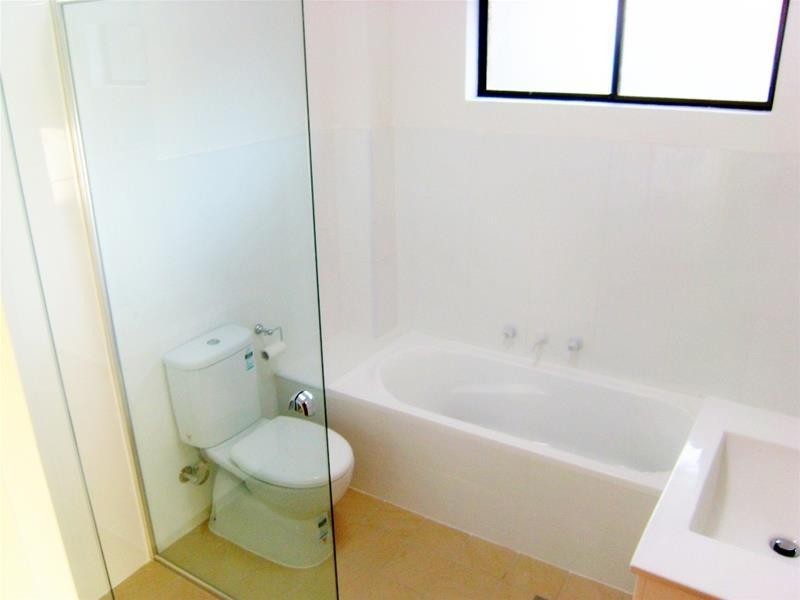 9 Park Avenue, Westmead NSW 2145