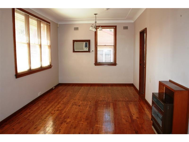 8 Fyall Street, Ermington NSW 2115