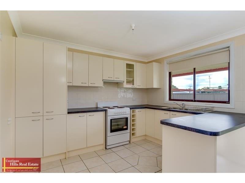 3 Lyrebird Crescent, St Clair NSW 2759