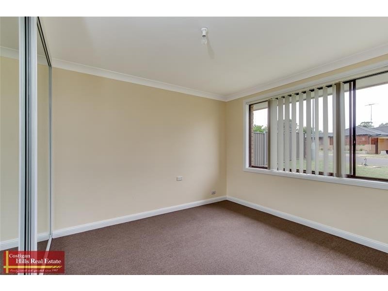 3 Lyrebird Crescent, St Clair NSW 2759