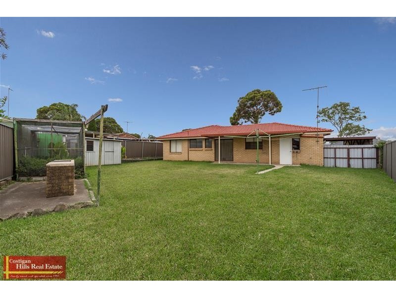 3 Lyrebird Crescent, St Clair NSW 2759