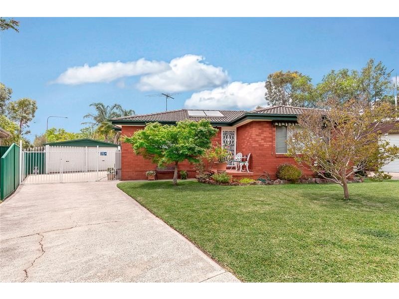 8 Cini Place, Quakers Hill NSW 2763