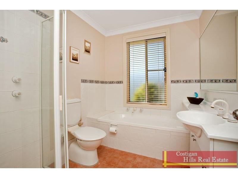 2 Lyndel Close, Quakers Hill NSW 2763