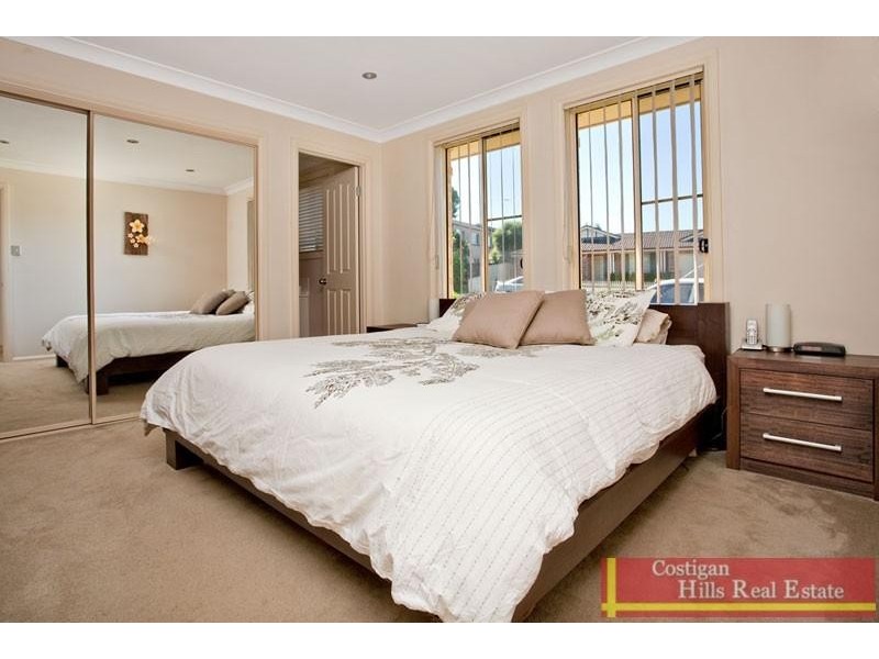 2 Lyndel Close, Quakers Hill NSW 2763