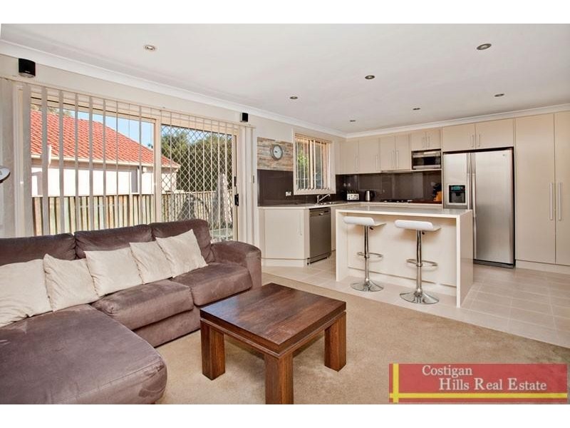 2 Lyndel Close, Quakers Hill NSW 2763