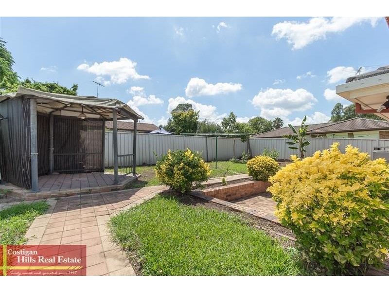 4 Crispin Place, Quakers Hill NSW 2763