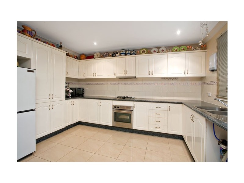 27 Cumming Crescent, Quakers Hill NSW 2763