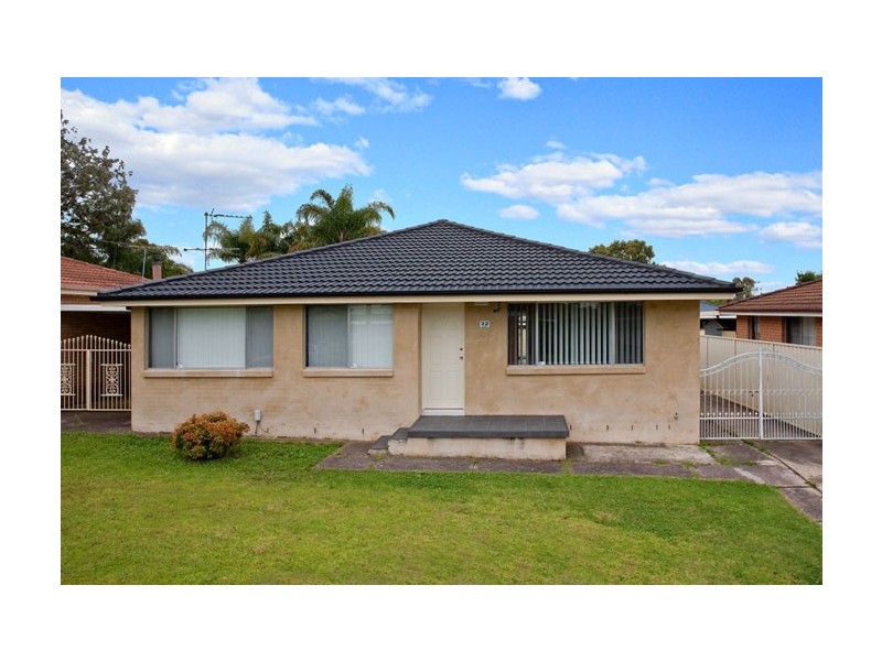 32 Kenneth Crescent, Dean Park NSW 2761